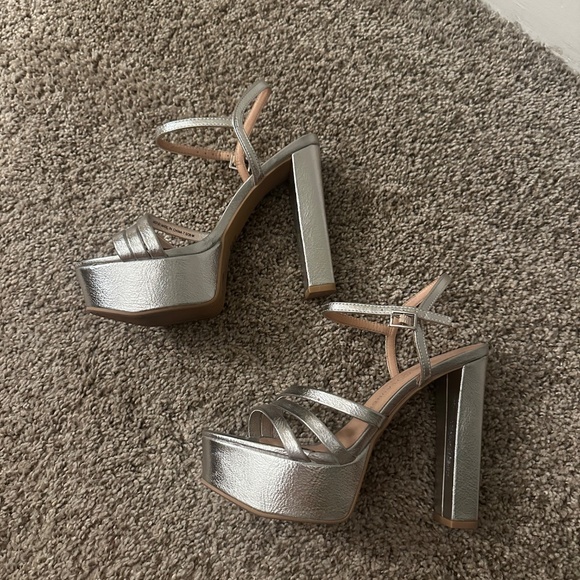 Silver Chinese Laundry Amella Platform Heels - Picture 3 of 5